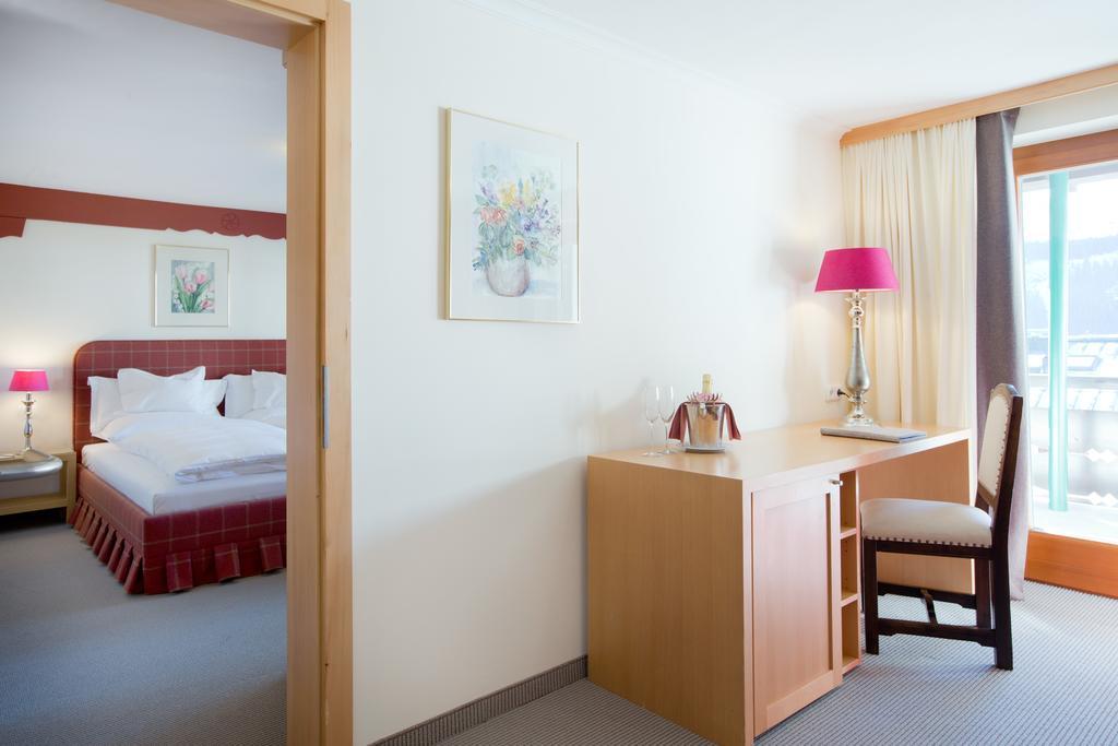 לך אם ארלברג Hotel Angela מראה חיצוני תמונה